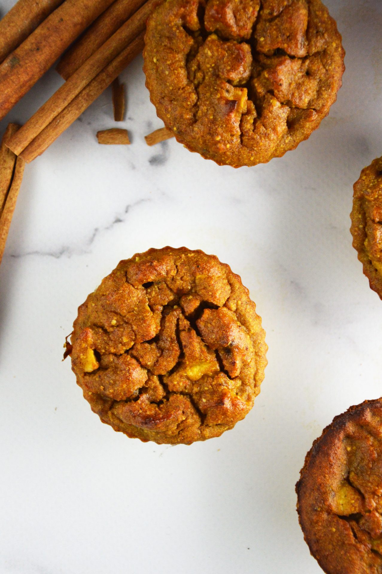 Fit muffinki dyniowe - jedna sztuka od góry na blacie