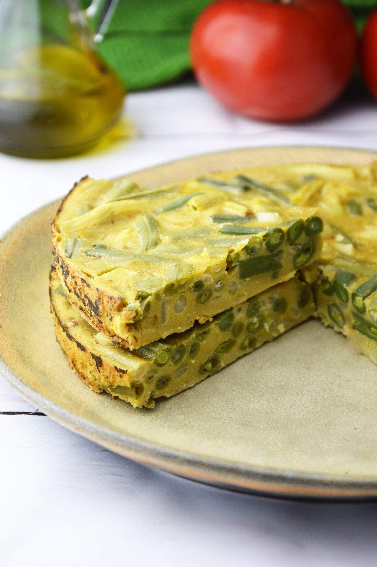 Wegańska frittata z fasolką szparagową pieczona bez jajek