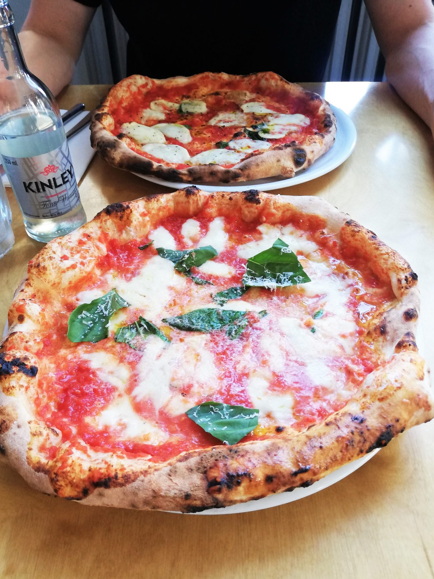 Gdzie zjeść pizzę neapolitańską w Warszawie - Nonna na Oboźnej
