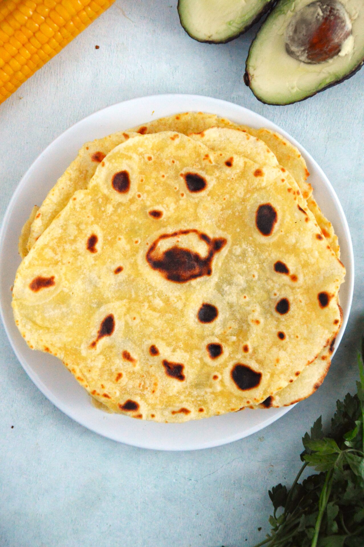 Idealne domowe placki tacos na talerzu