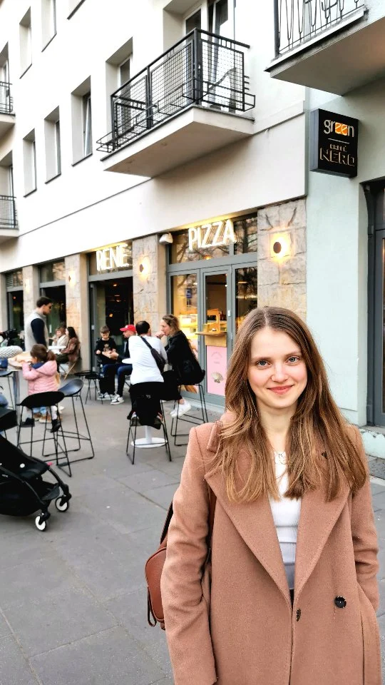 @rene.cucina cóż to była za hedonistyczna uczta 😍  Byłam już na wielu @restaurantweek_pl i przyznam szczerze, że to jedno z najlepszych, jak nie najlepsze doświadczenie, które przeżyłam na tym festiwalu ❤️  Arancini alla genovese czy a la carbonara, gnocchi pod parmezanową pianką a la cacio e pepe, lody z pistacjową praliną zapiekane pod bezą czy sernik baskijski z truflą i parmezanem, włoskie smaki, ale z zaskakującym autorskim twistem 🙌  Bardzo polecam wizytę w Rene cucina jeszcze w tej edycji festiwalu albo wypróbowanie jeszcze innych menu, bo do wyboru w samej Warszawie jest ponad 80 👌  #borntobefoodie #gdziezjescwwarszawie #restaurantweekpolska #włoskakuchnia #wloskiejedzenie #warszawskierestauracje #warsawfoodguide #warsawfoodie #saskakepa